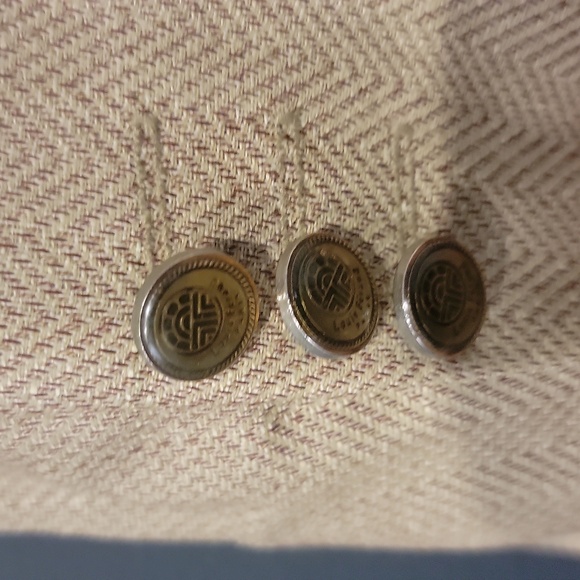 Louis Feraud Beige Jacket with Gold Buttons - Picture 3 of 5